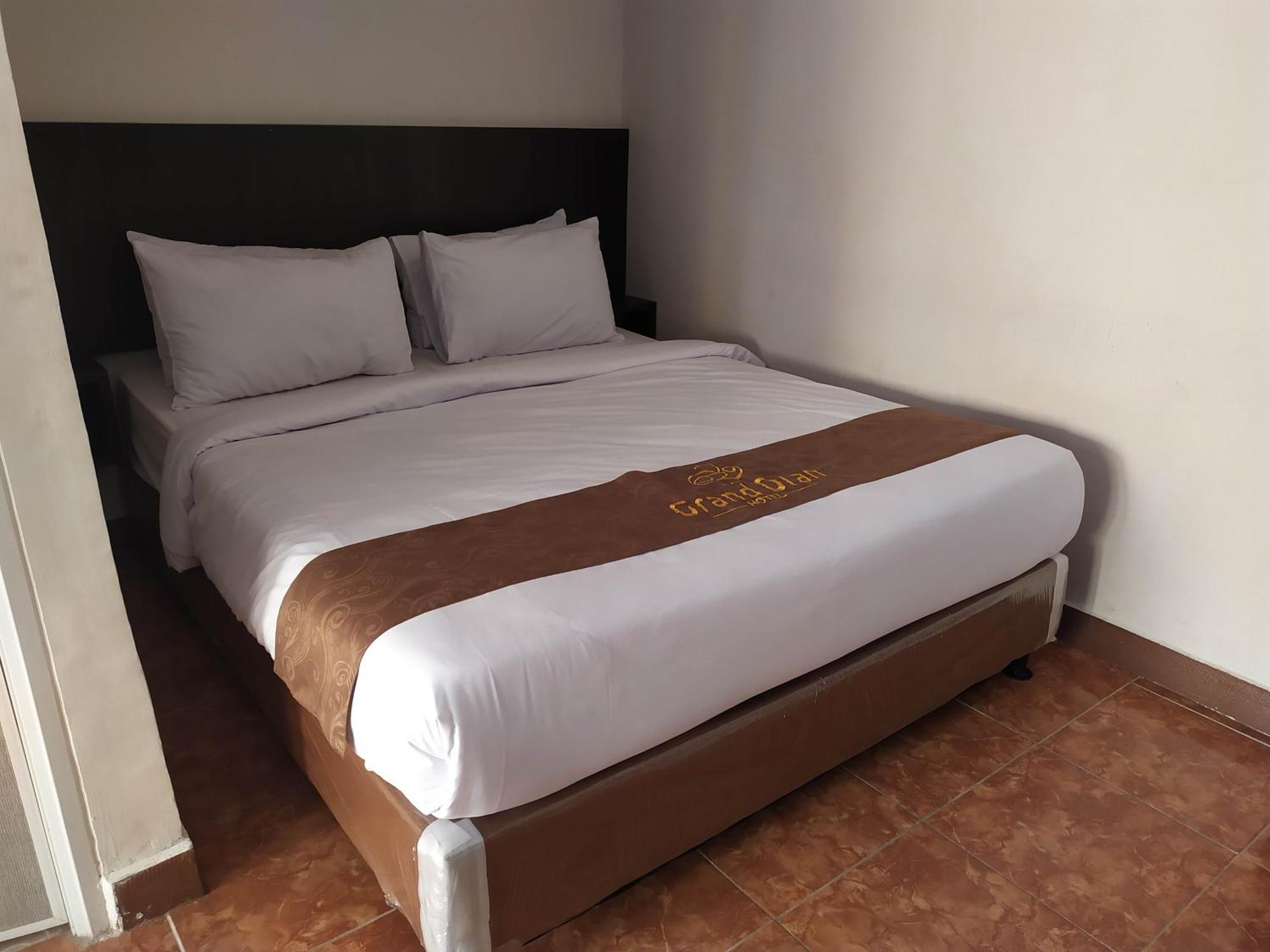 Grand Dian Hotel Guci Тегал Екстериор снимка