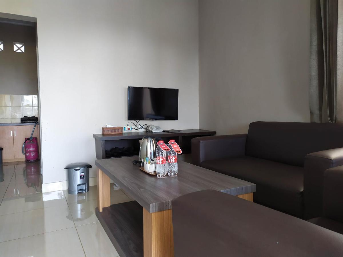 Grand Dian Hotel Guci Тегал Екстериор снимка