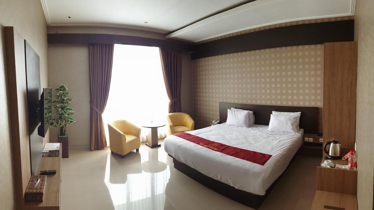 Grand Dian Hotel Guci Тегал Екстериор снимка